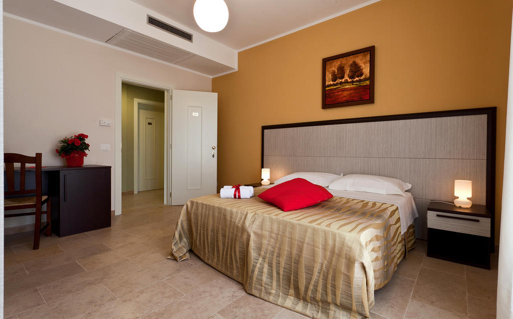 Hotel La Campana Casarano Room photo